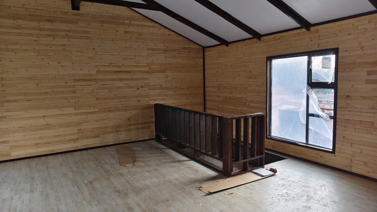 Wendy house interior/exterior photo